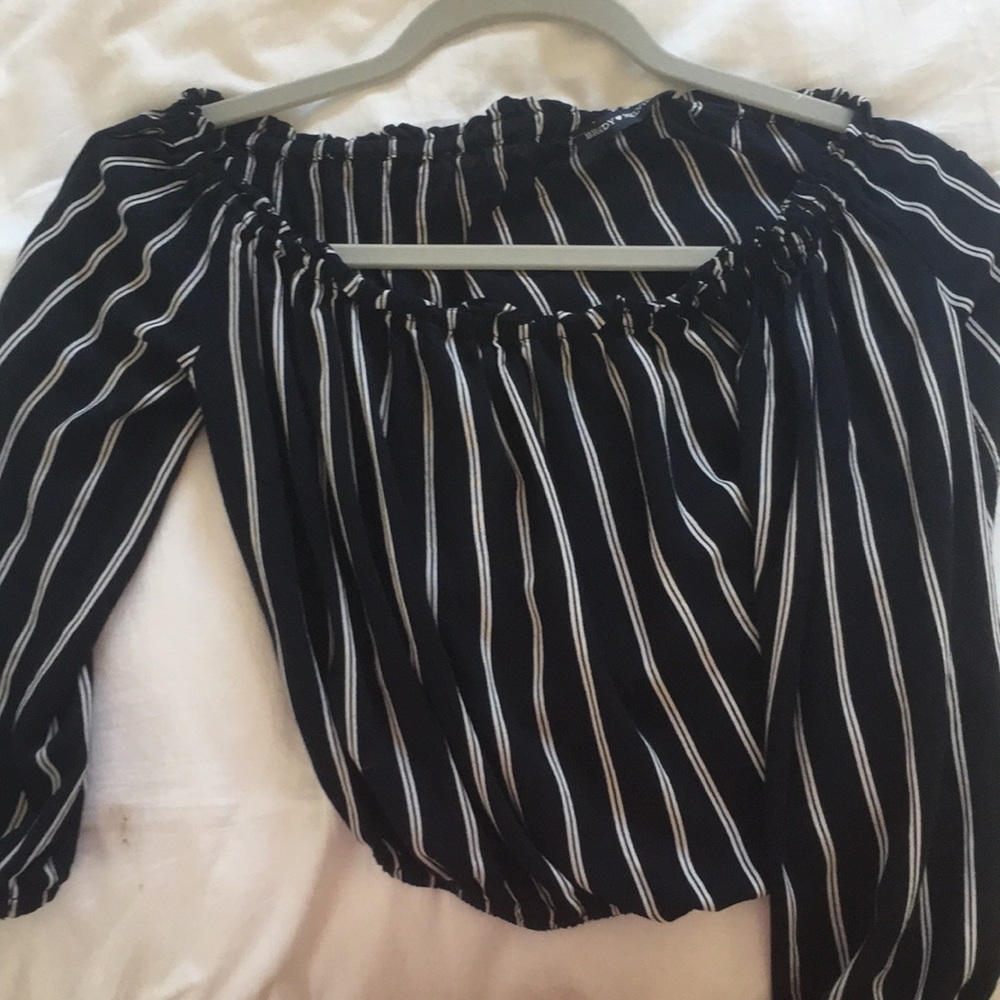 Brandy Melville off the shoulder top